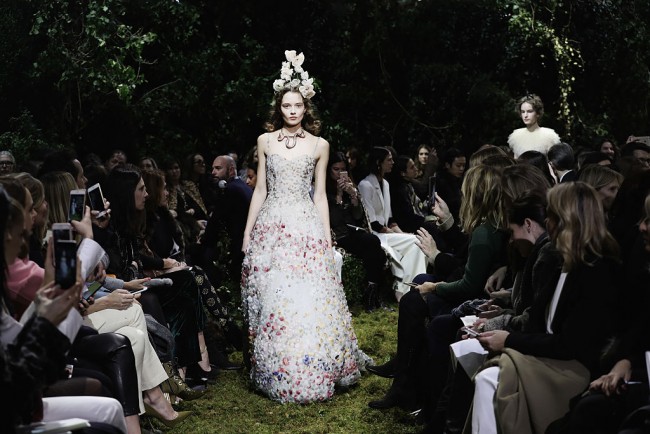 Dior Haute Couture PE 2017, il debutto incantato di Maria Grazia Chiuri
