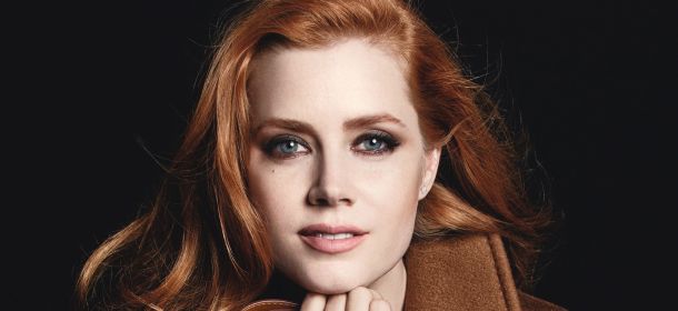 Amy Adams è la nuova testimonial di Max Mara [FOTO]