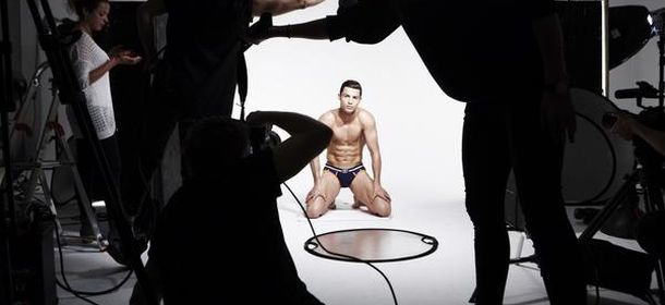 CR7, Cristiano Ronaldo presenta in anteprima la sua collezione di intimo