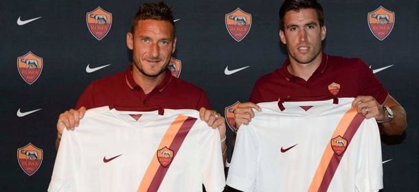 As Roma: la seconda maglia è bianca, ecosostenibile e tecnologica [FOTO]