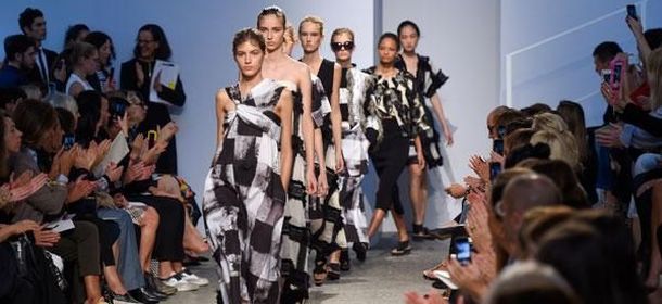 Milano Fashion Week: Ermanno Scervino, Etro e Tod's presentano la donna della PE 2015