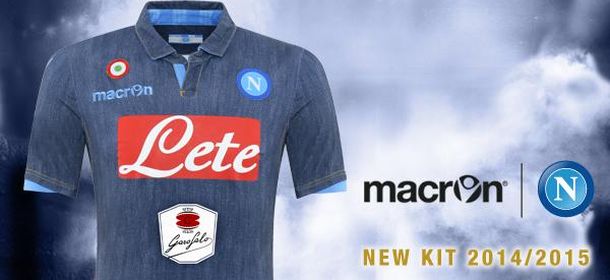 L'SSC Napoli al passo con le tendenze: la seconda maglia è di jeans [FOTO]