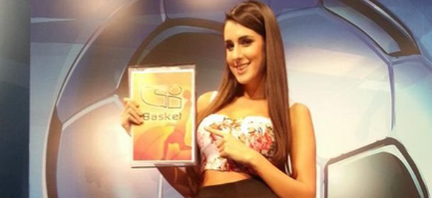 Valentina Vignali: il suo look sexy a "Si Basket" su Sportitalia [FOTO]