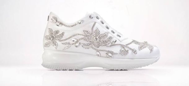 Hogan, Bride edition: sneakers preziose sotto l'abito da sposa