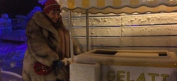 Arisa e la foto in pelliccia: gli animalisti la criticano e la moda la boccia