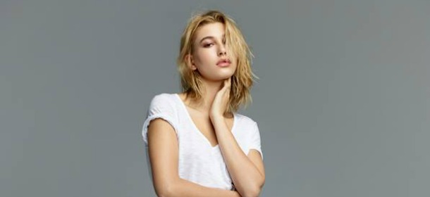 Hailey Baldwin per Topshop: testimonial della collezione Denim [FOTO] e [VIDEO]