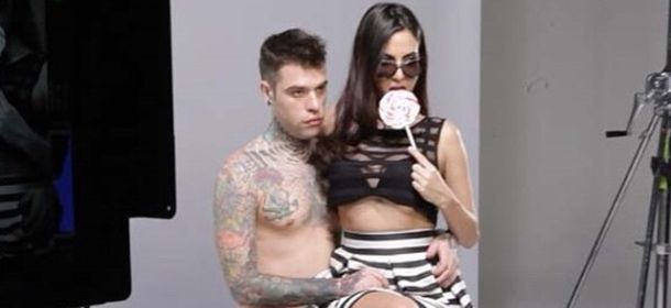 Sisley: Fedez protagonista della nuova campagna insieme alla fidanzata Giulia [VIDEO]