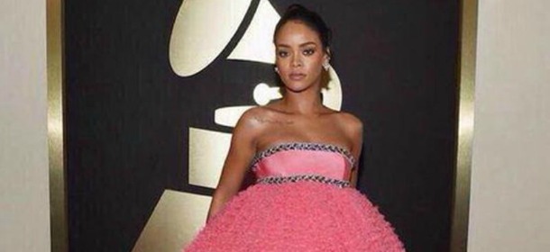 Grammy Awards, i look delle star: dall'abito meringa di Rihanna alle scollature Kardashian