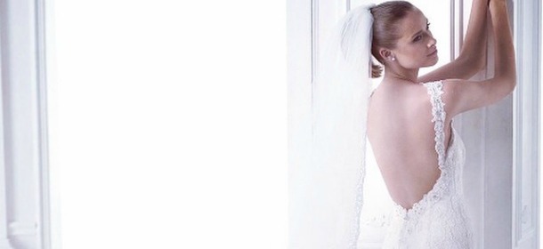 Tendenze sposa, Pronovias: bianco luminoso e schiena scoperta [FOTO]