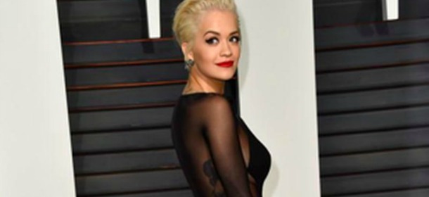 Nude look: da Alessia Marcuzzi a Rita Ora, le trasparenze spopolano tra le star [FOTO]