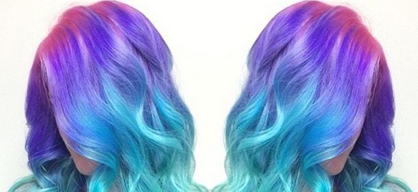 Tendenza capelli, unicorn hair: il look è multicolor