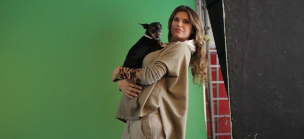 Elisabetta Canalis: shooting col pancino per Deha [FOTO]