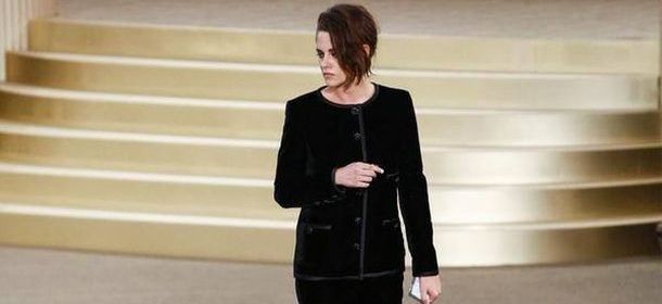 Kristen Stewart, musa di Chanel alla Paris Fashion Week [FOTO]