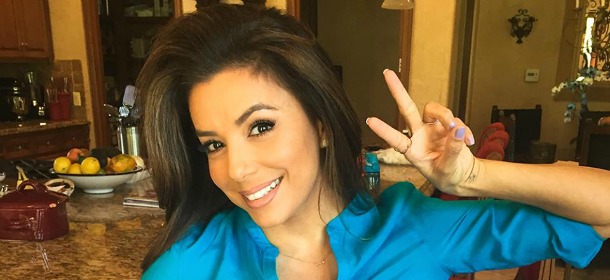 Eva Longoria diventa stilista. La star annuncia la sua collaborazione con Sunrise Brands