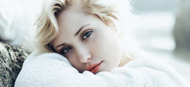 Hayley Hasselhoff, la modella curvy promuove il docufilm Straight/Curve