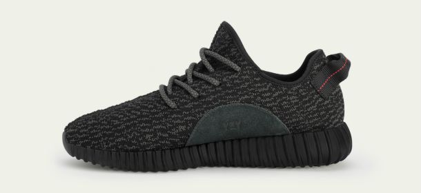 Kanye West e Adidas lanciano le Yeezy Boost 350 nere. Ma non è facile acquistarle