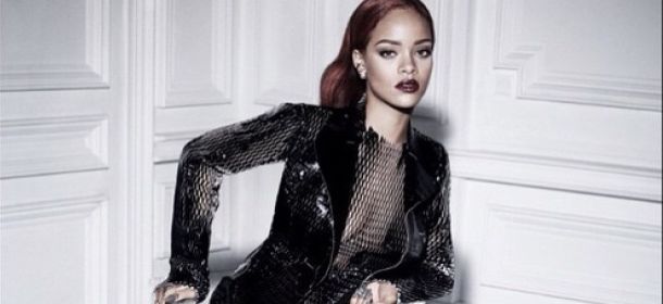 Rihanna posa ancora per Dior: sotto il vestito niente