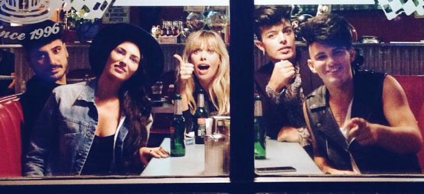 Barbara Snellenburg nel nuovo video dei The Kolors. Stash: "E' un'icona della perfezione"