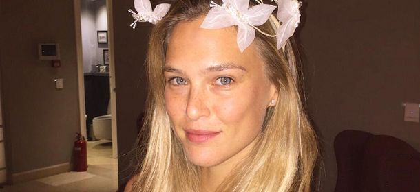 Bar Refaeli: la prima foto ufficiale dell'abito da sposa firmato Clare Waight Keller