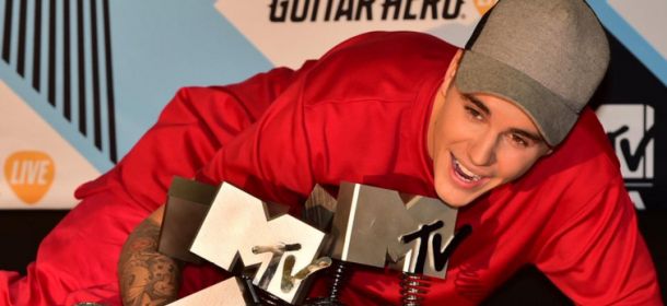 MTV EMA 2015, Justin Bieber vincitore della categoria Best Look: siete d'accordo?