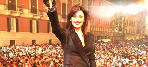 Capodanno 2016, Anna Tatangelo regina di stile della notte più lunga dell'anno [FOTO]