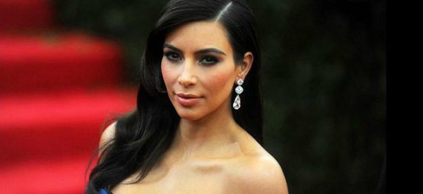 Il segreto per un seno perfetto di Kim Kardashian