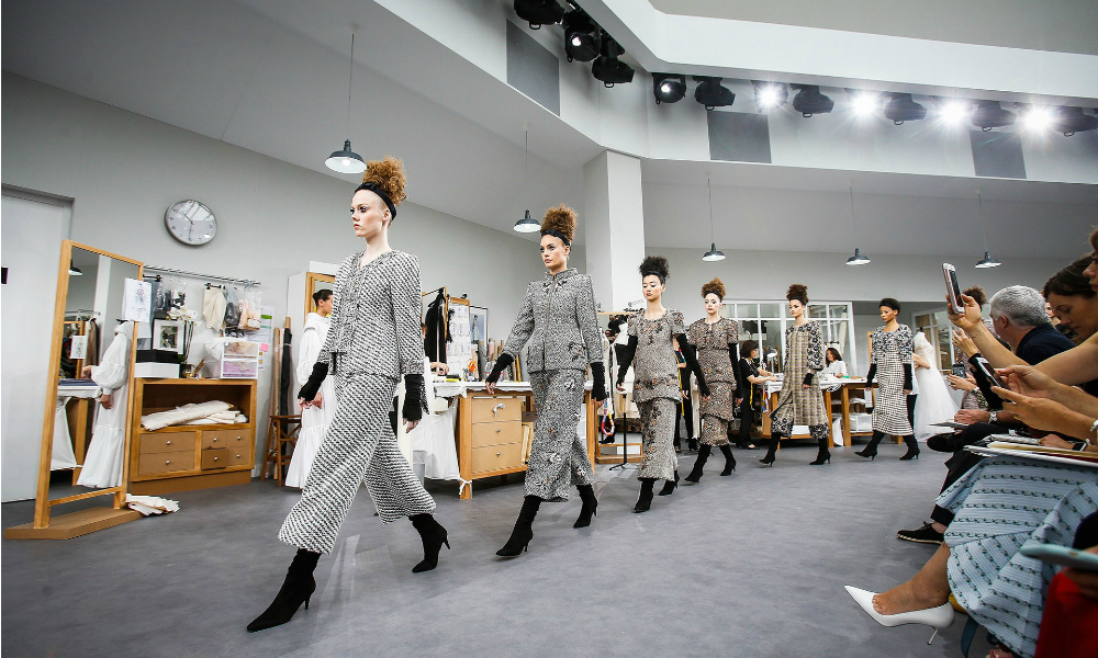 Paris Fashion Week Haute Couture 2016: il trionfo di Chanel e Armani