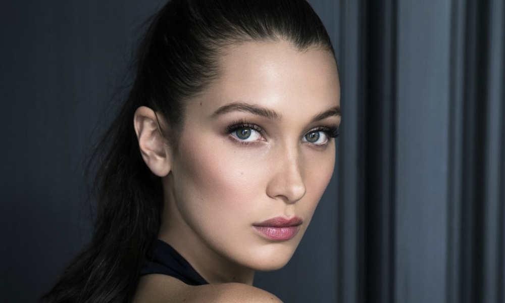 Bella Hadid senza veli per Vogue Paris