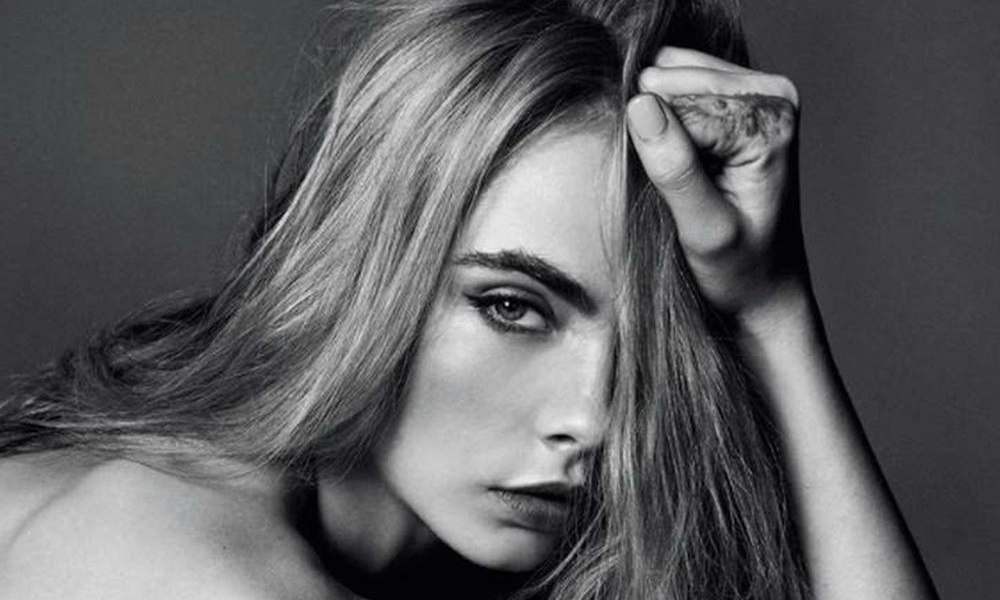 Cara Delevingne posa nuda per Esquire