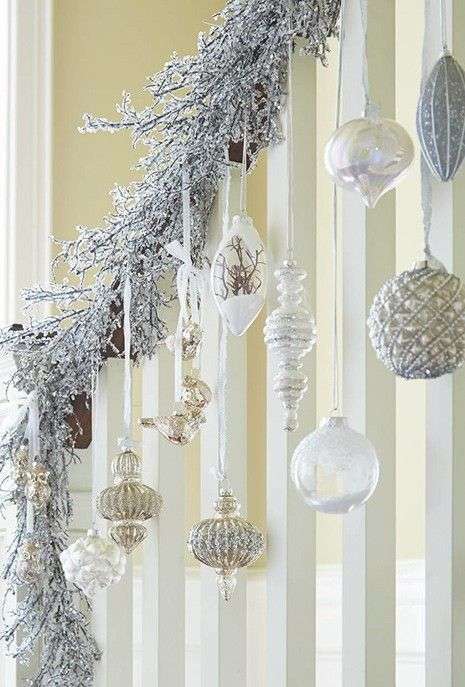 Decorazioni natalizie: idee originali per addobbare le scale ... Addobbare scala interna per natale