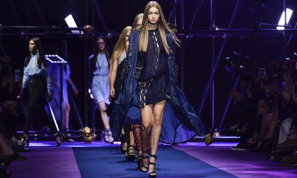 Gigi Hadid e Versace: un grande sodalizio nel nome della moda [VIDEO]