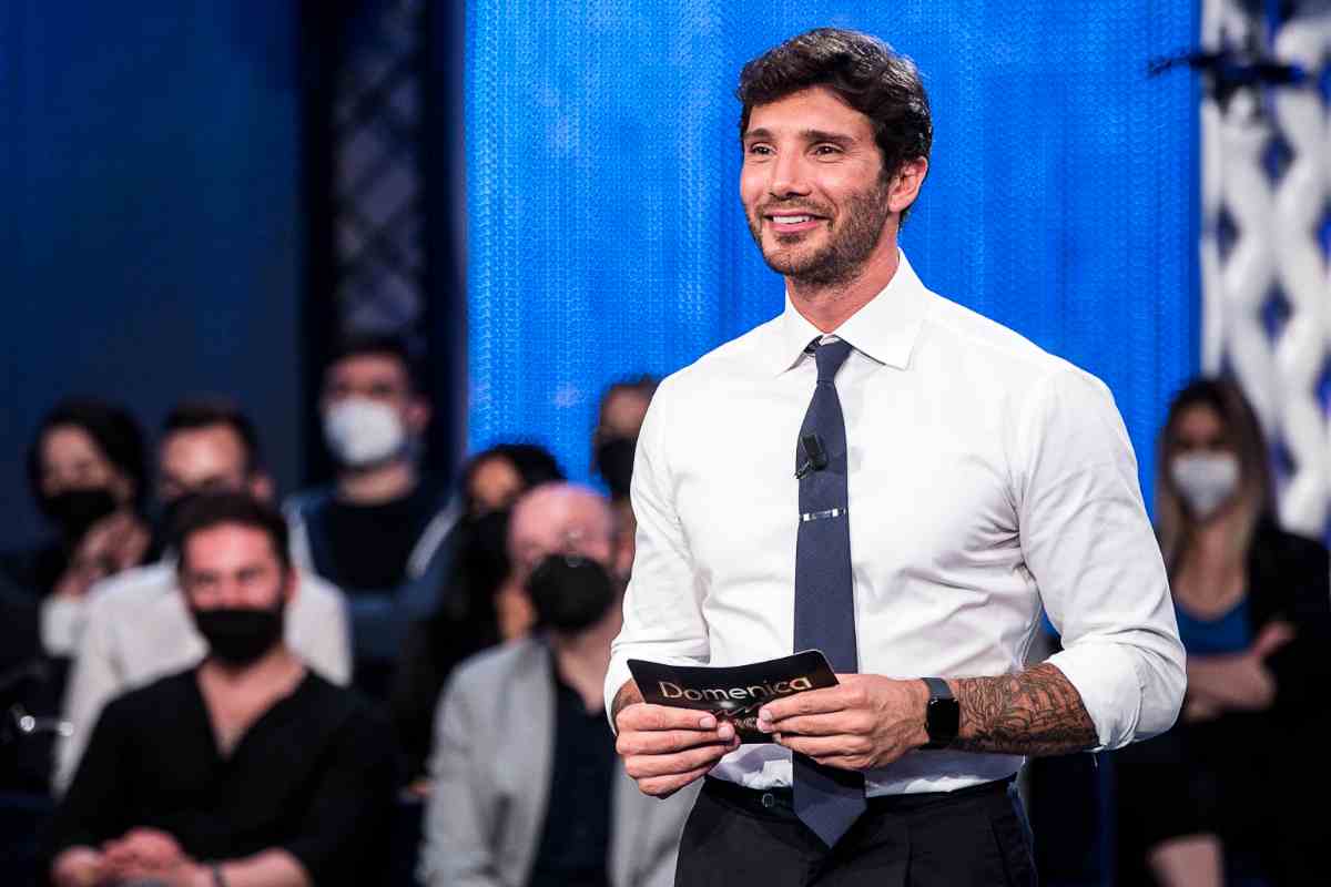 Stefano De Martino Belen commenti