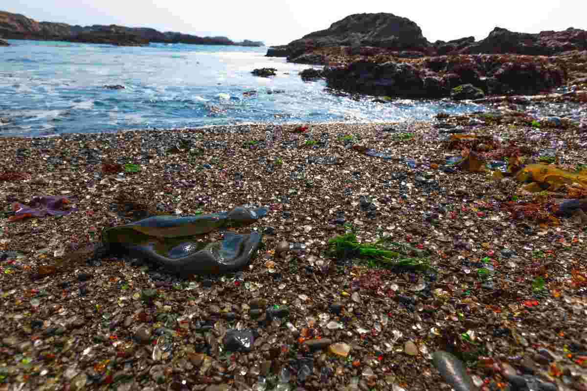 spiaggia vetro curiosità