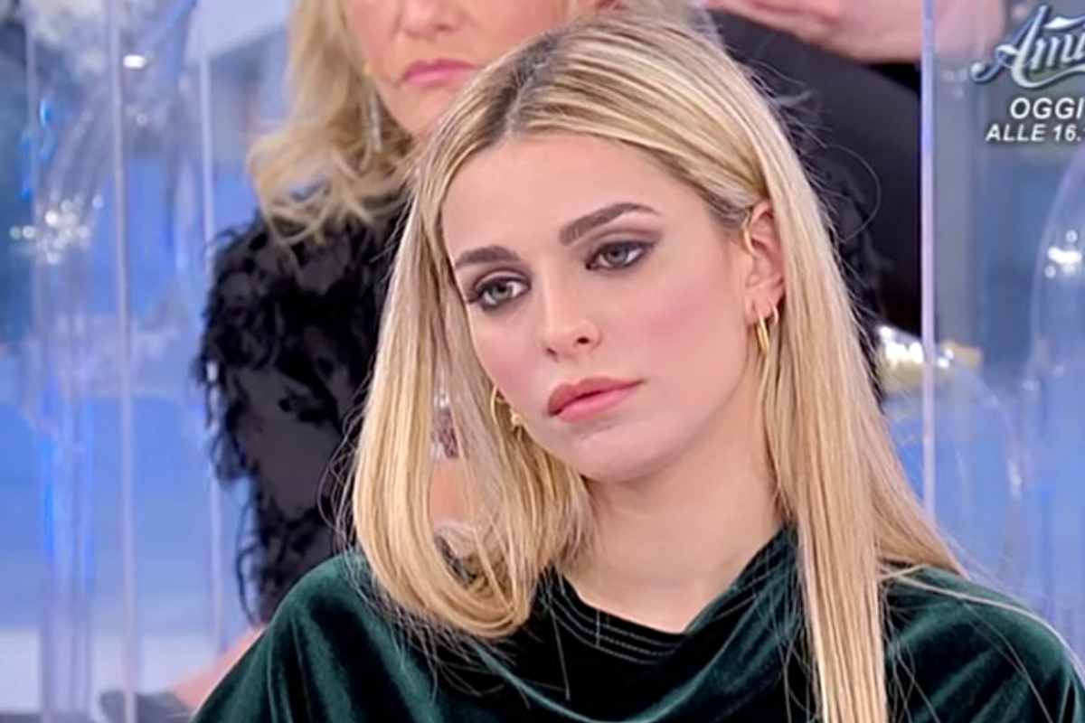 Uomini e Donne, Carola rivoluziona il look prima del ritorno