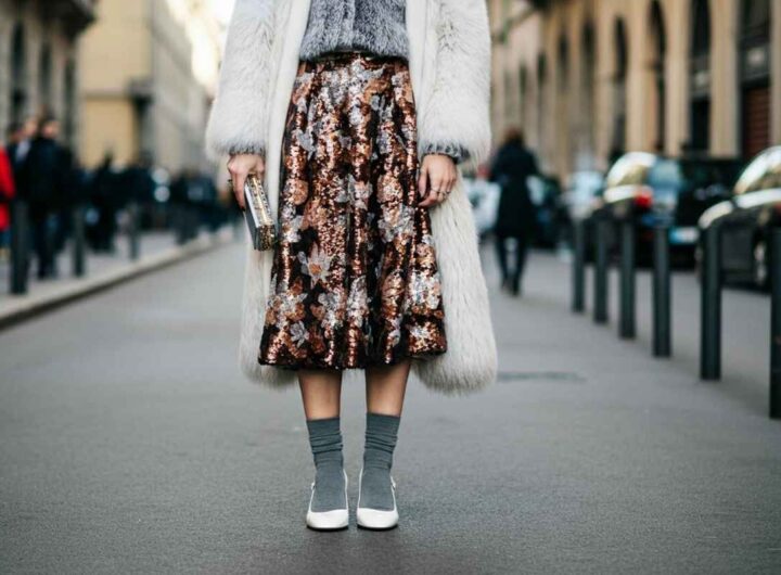 Il revival della gonna di paillettes: come abbinarla con il cardigan secondo lo street style milanese