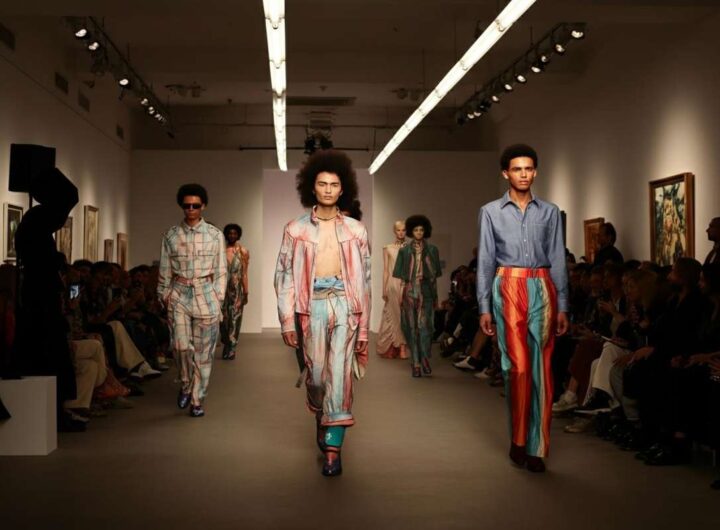 London Fashion Week inizia con un'imperdibile sfilata alla Tate Britain